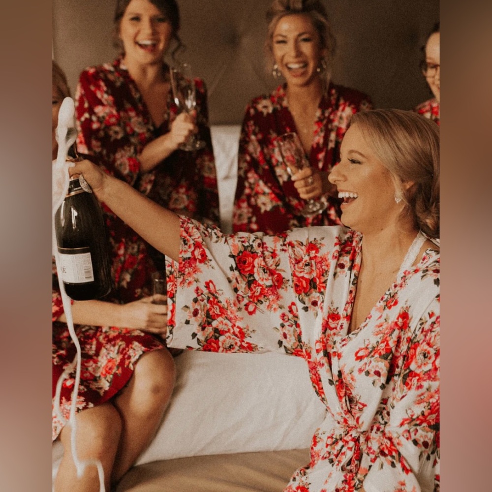 NWT Kennedy Blue Floral Bridesmaid Robe - Bordeaux